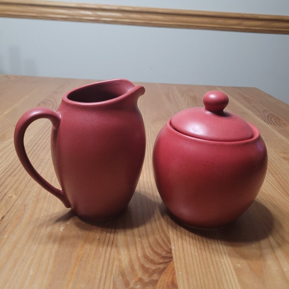 Noritake Colorwave Raspberry Sugar Bowl and Creamer Set